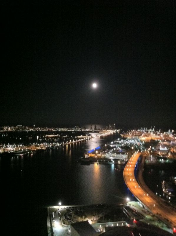 Super Moon over Miami March 19, 2011